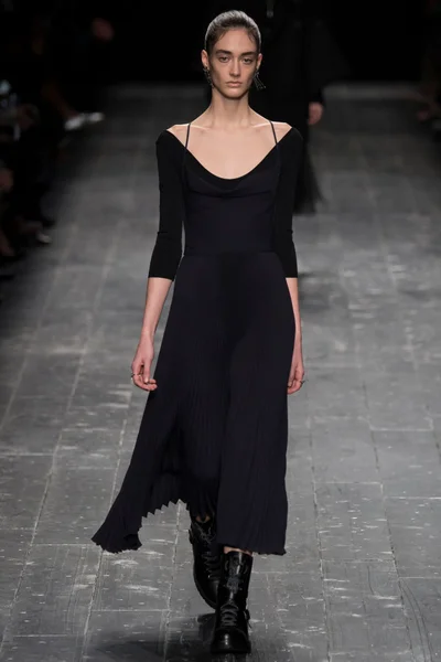 Look 3